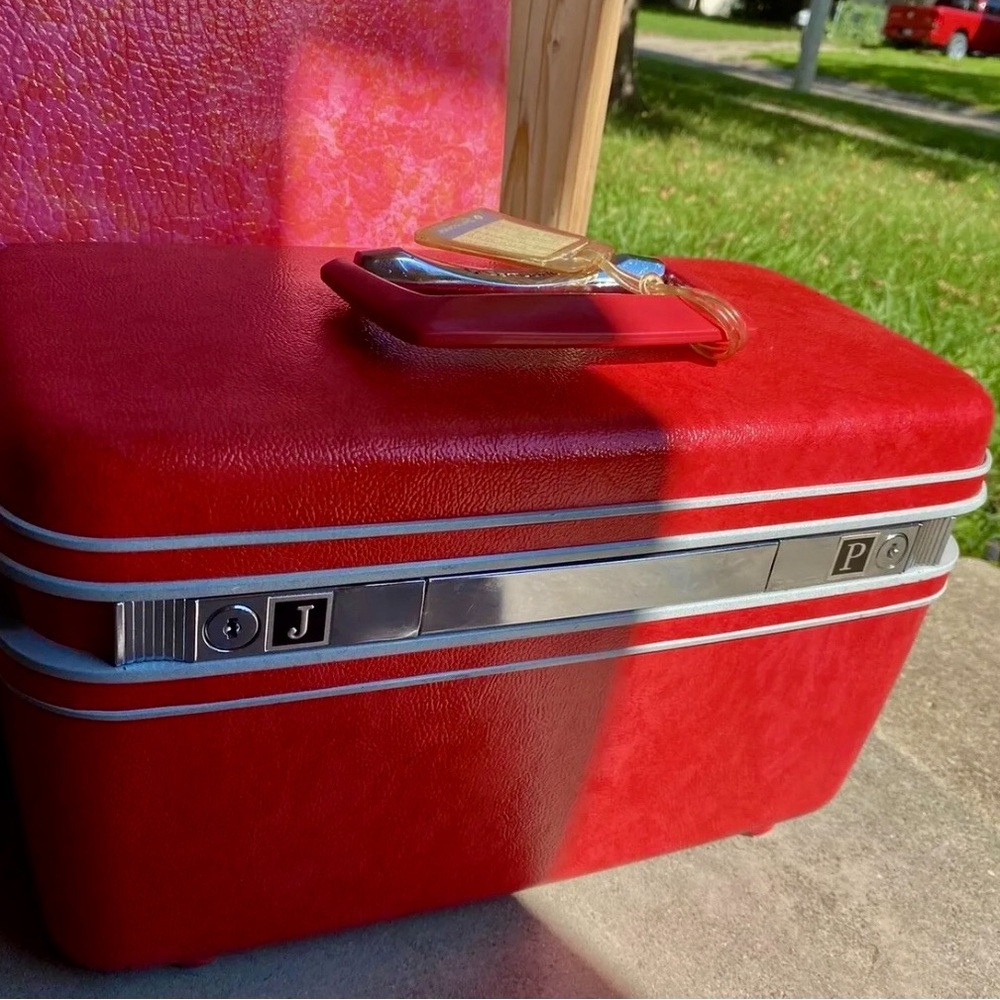 Vintage Samsonite make up storage case